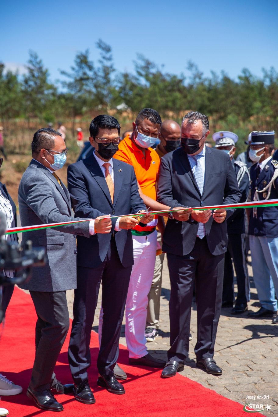 Inauguration des installations et travaux à Ambatolampy