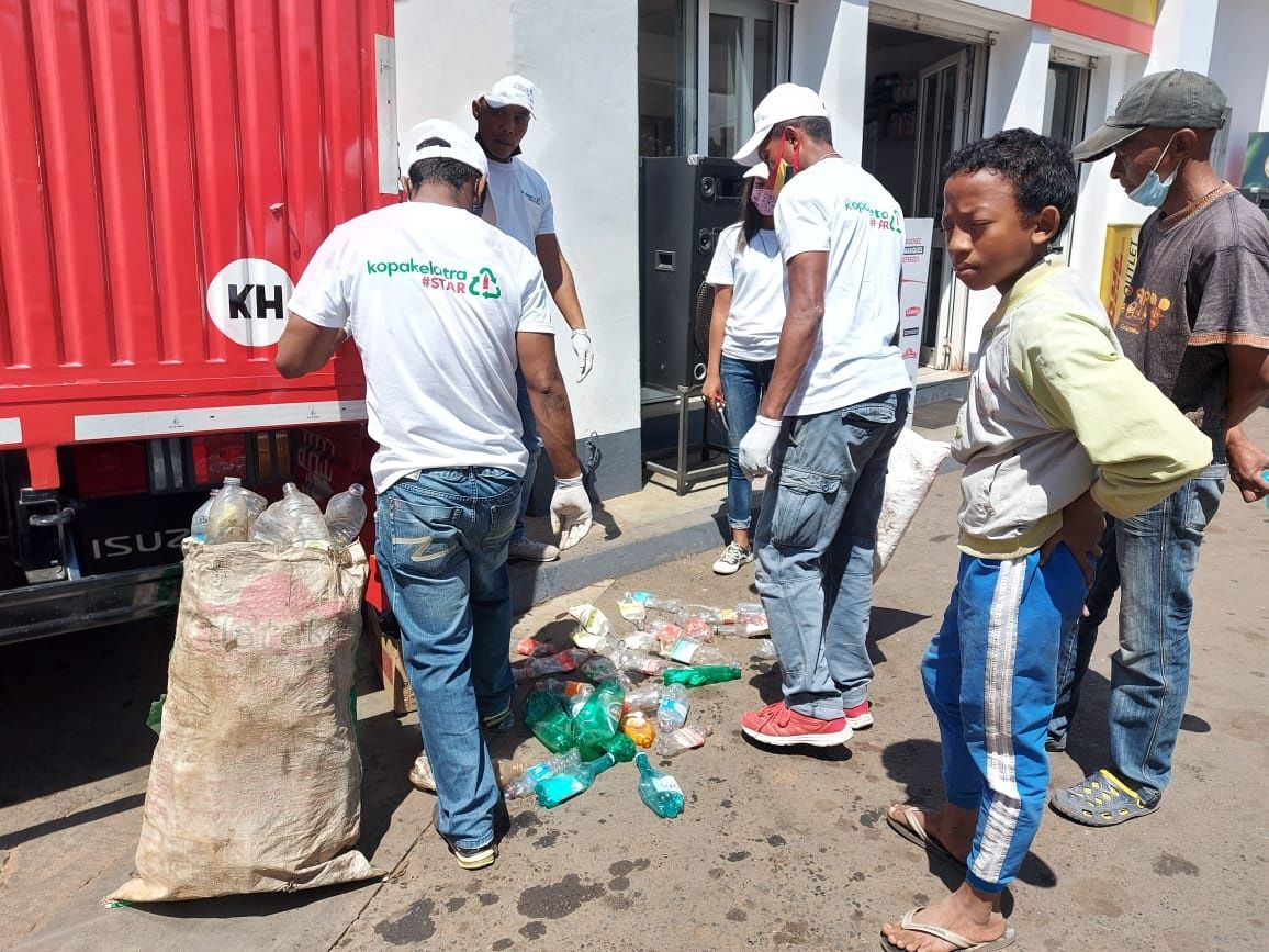 8 126 bouteilles plastiques collectés dans les quartiers d'Antananarivo