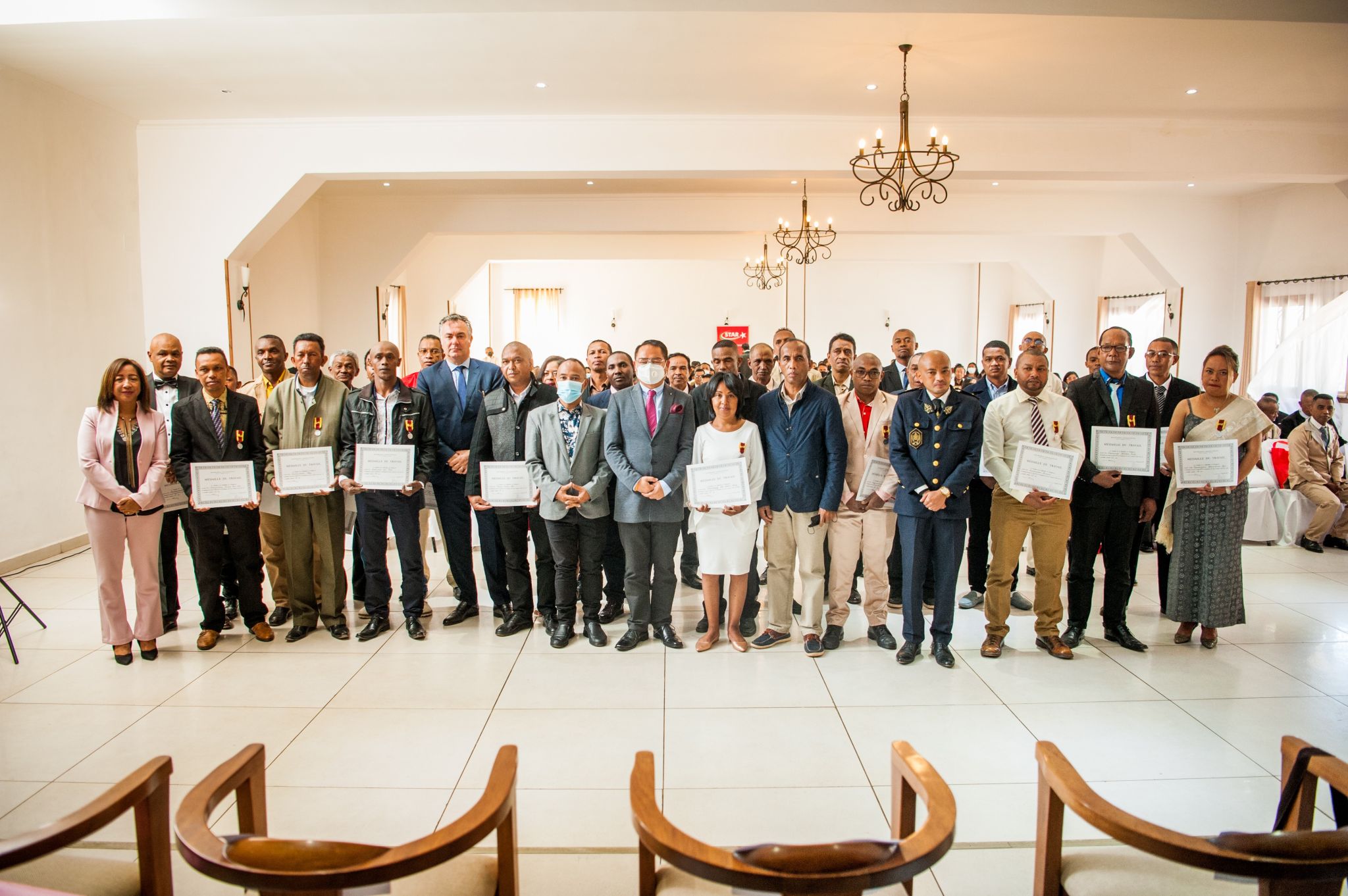 Remise de médailles des collaborateurs STAR d'Antsirabe