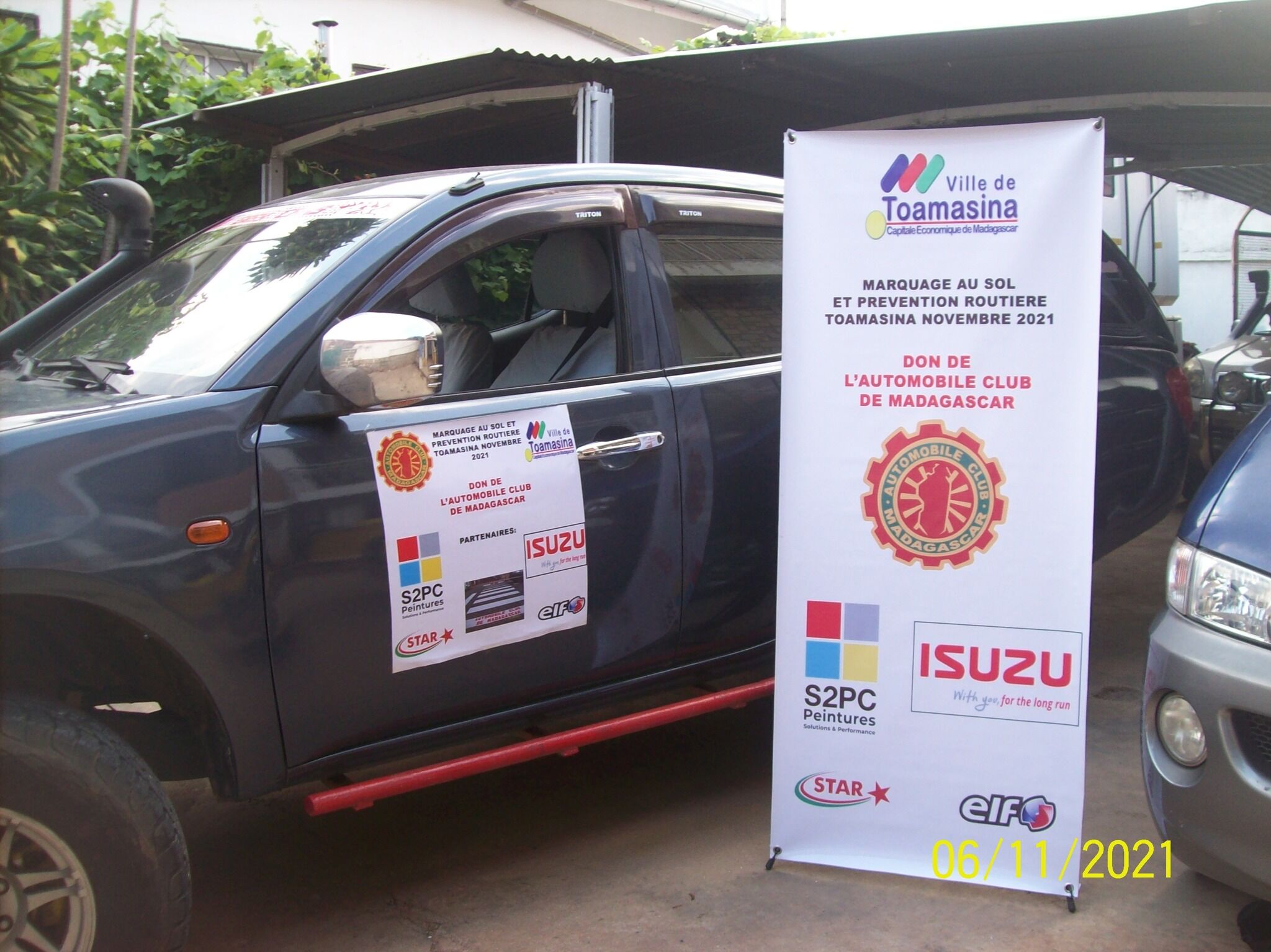 travaux de réhabilitation de signalisations routières réalisées par l’association ACM (Automobile Club de Madagascar) 