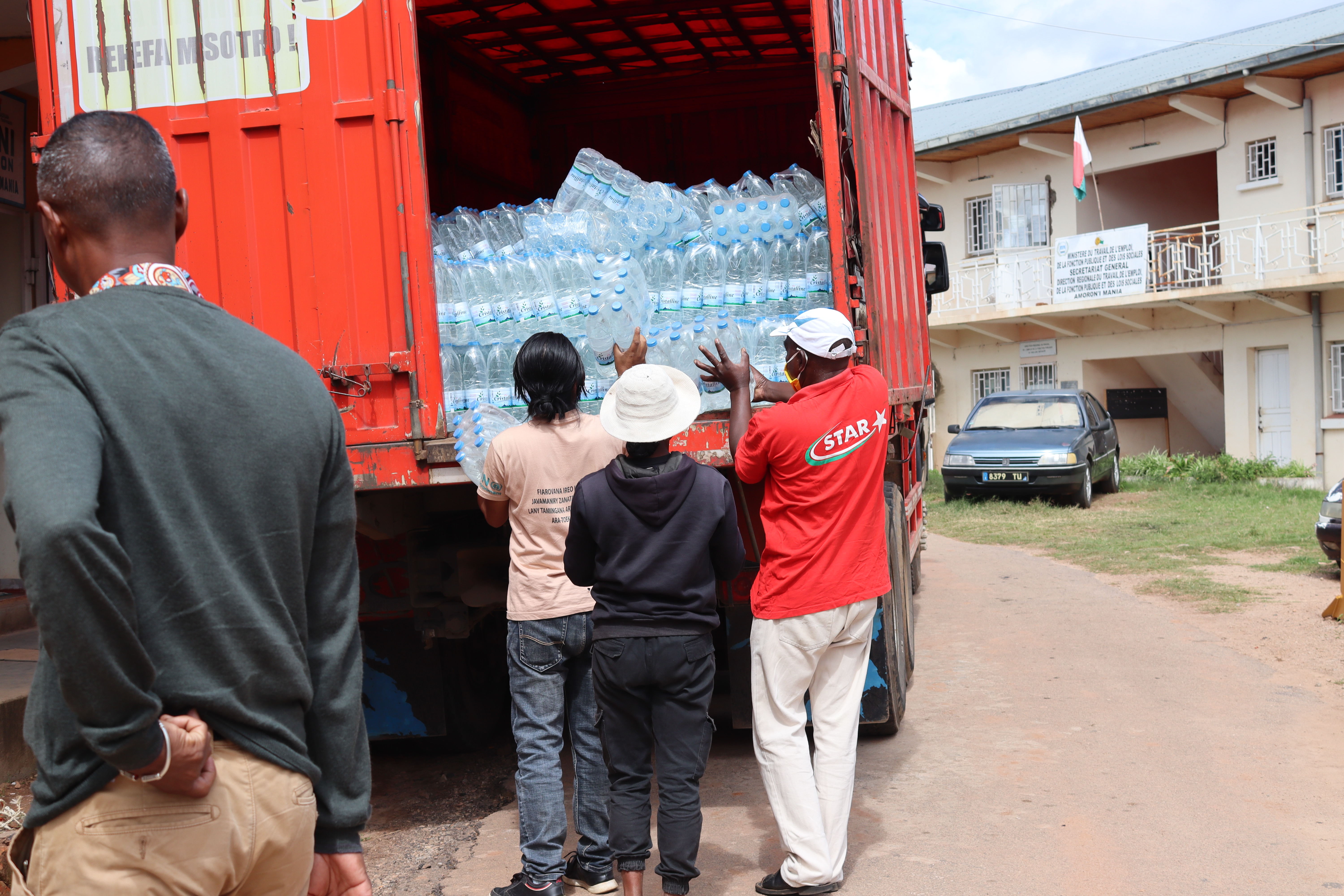 Dotation aux victimes du région AMORON'I MANIA