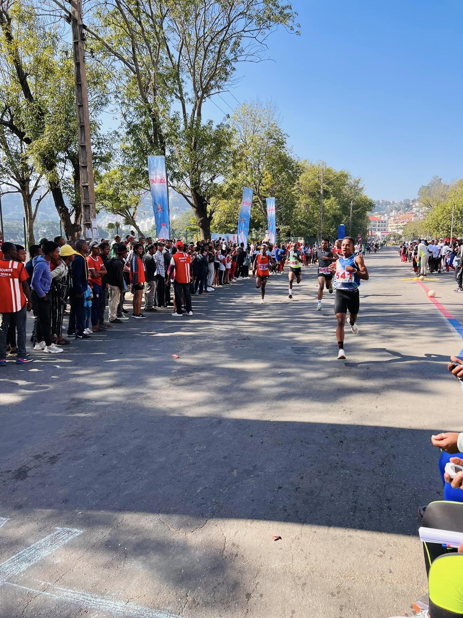Eau Vive Athlétisme pour tous : un événement sportif inspirant à Antananarivo