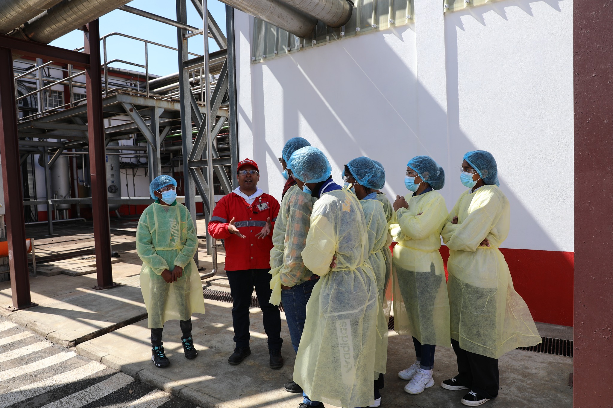 Visite d'usine par les collaborateurs et leurs familles