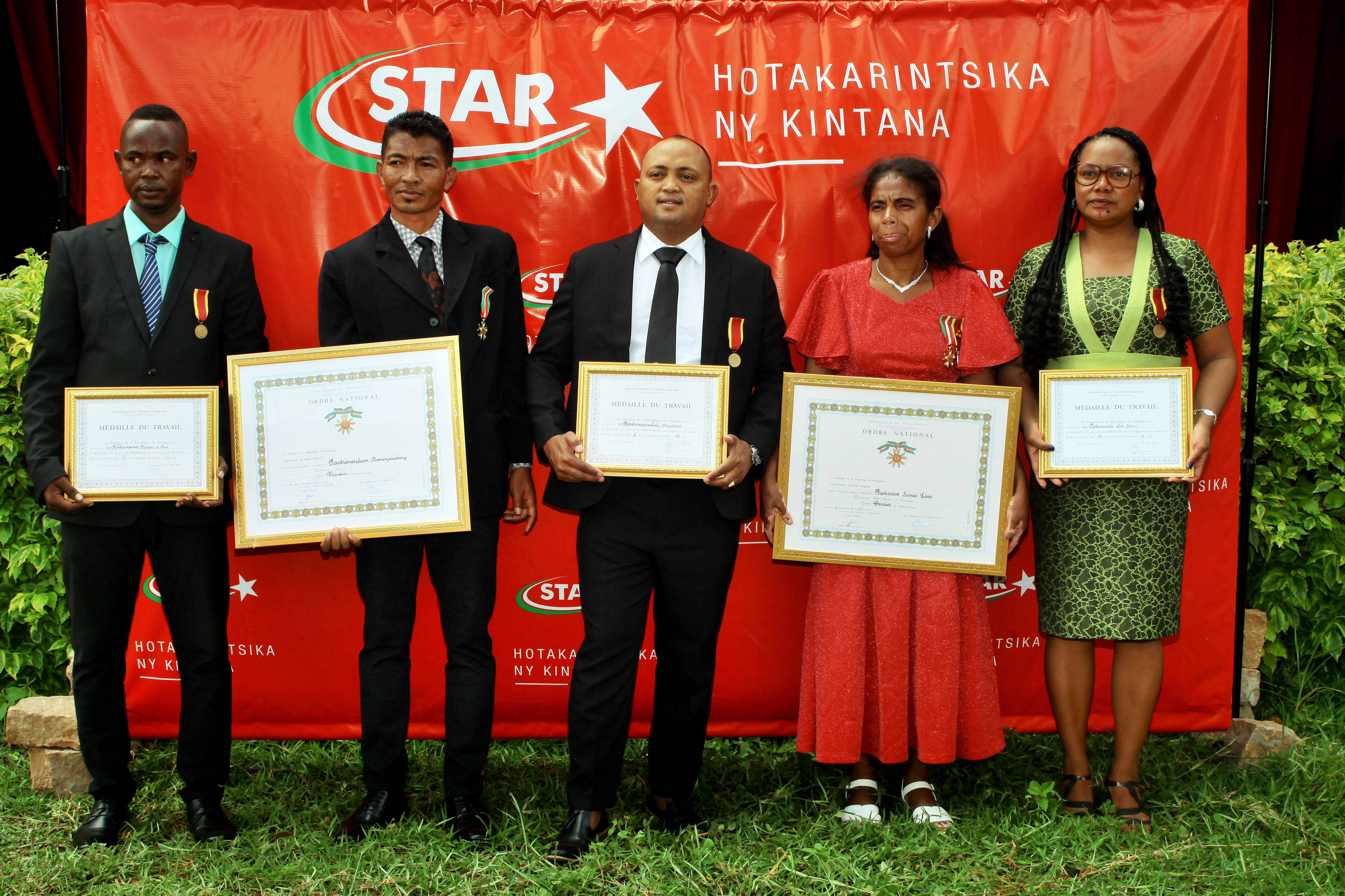 CELEBRATION DES PRESENTATIONS DES VOEUX ET REMISE DES MEDAILLES AUX COLLABORATEURS