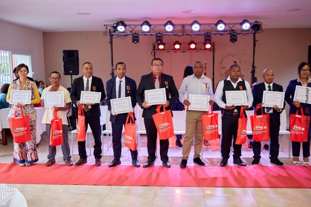 CELEBRATION DES PRESENTATIONS DES VOEUX ET REMISE DES MEDAILLES AUX COLLABORATEURS