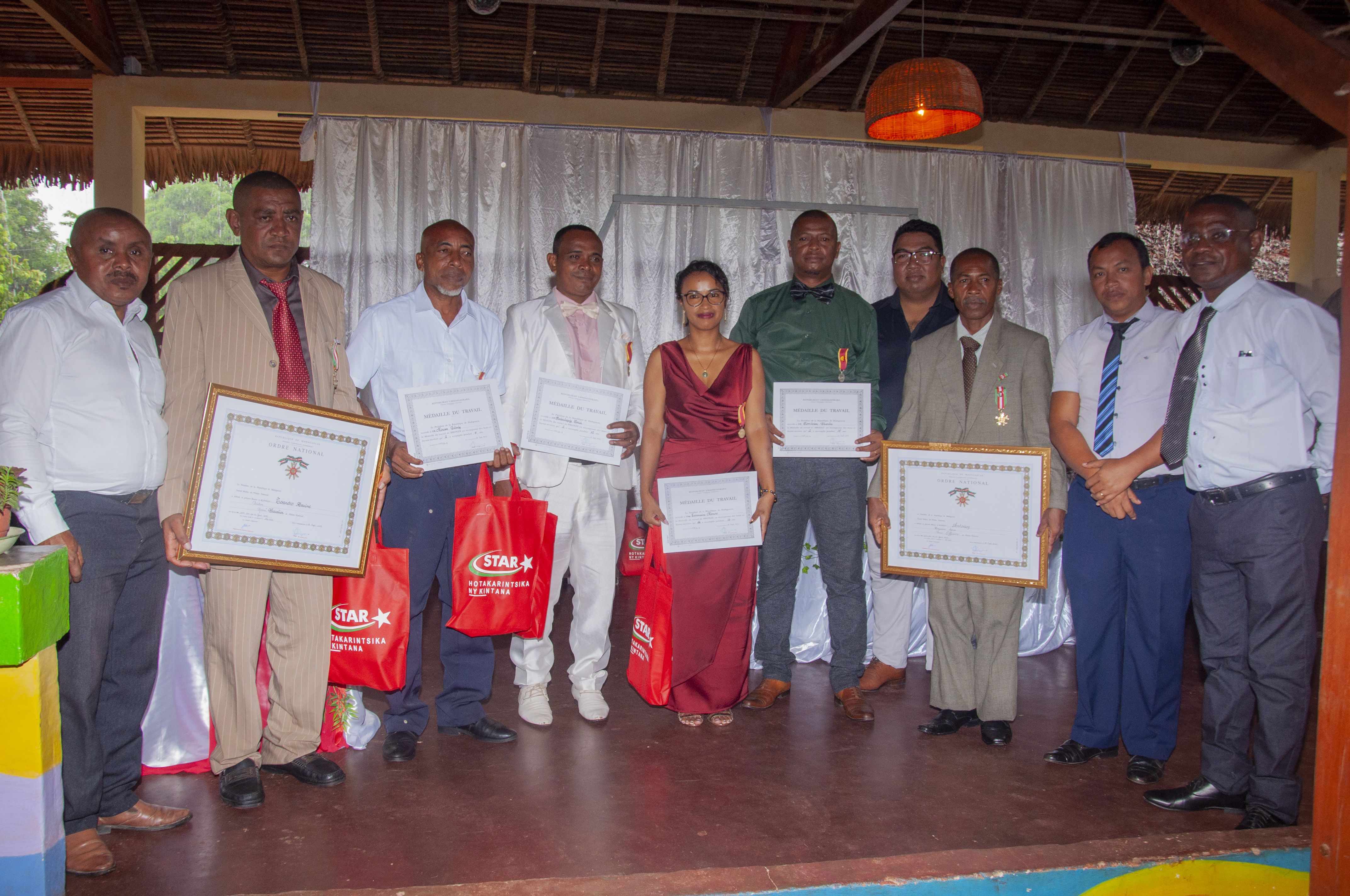 CELEBRATION DES PRESENTATIONS DES VOEUX ET REMISE DES MEDAILLES AUX COLLABORATEURS